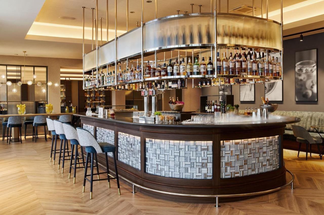 Hotel Arts Barcellona Esterno foto The bar at the restaurant