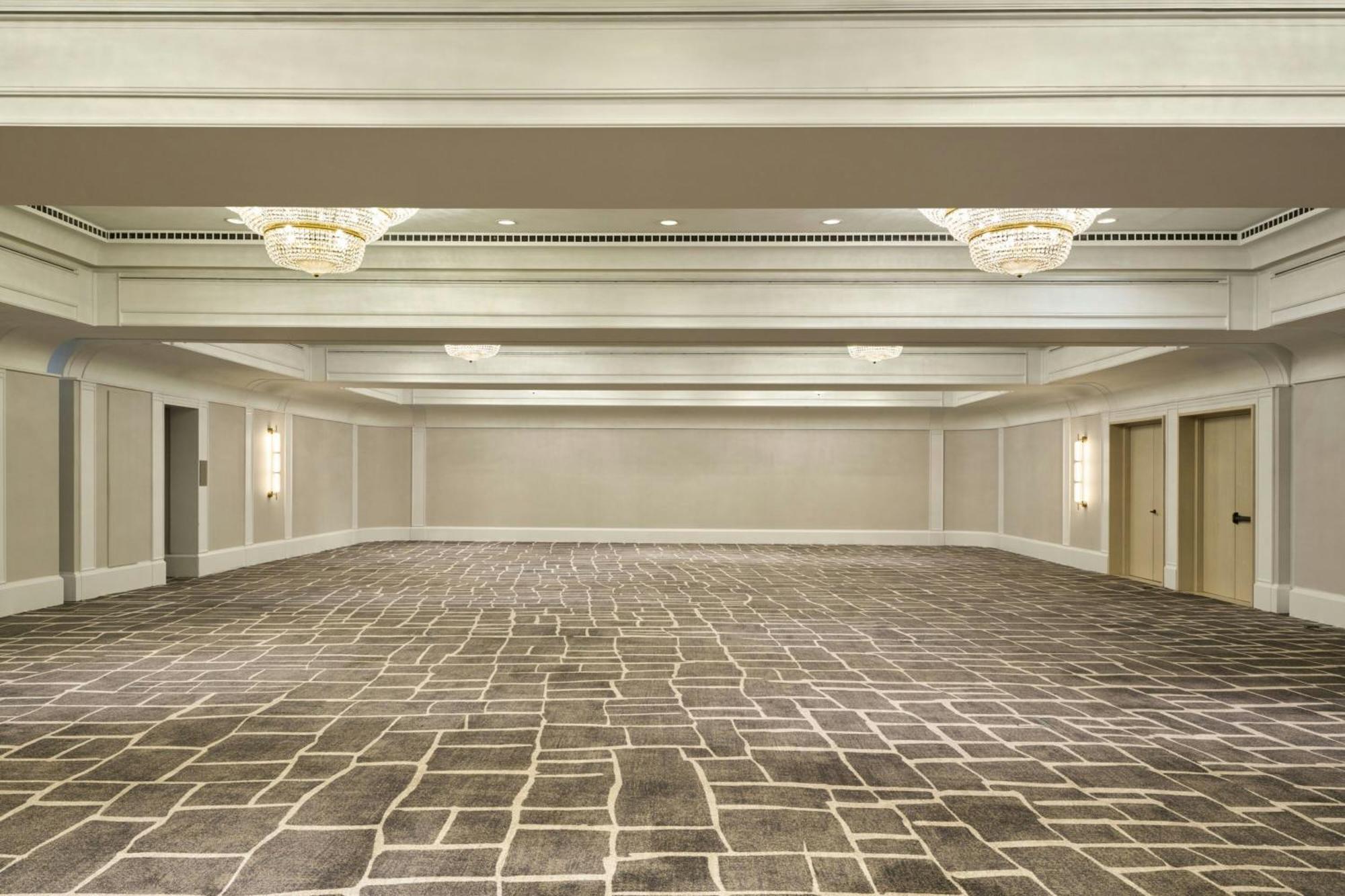 Hotel Arts Barcellona Esterno foto The ballroom at the Four Seasons Hotel